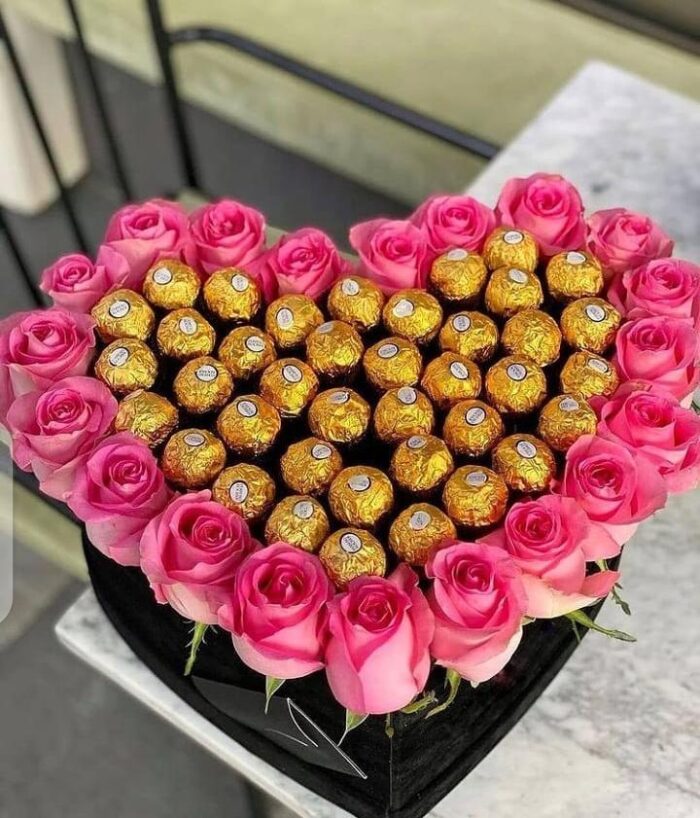 PINK ROSES & FERRERO ROCHER
