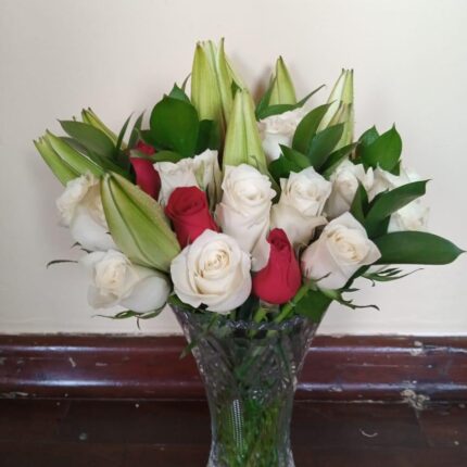 LILIES-ROSES VASE