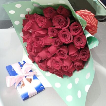 LINDT & RED ROSES