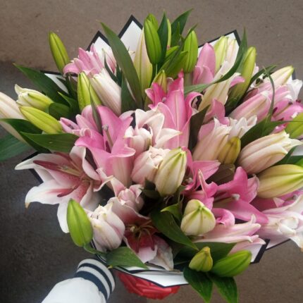 PINK LILIES BOUQUET