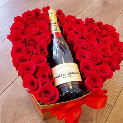 MOET & RED ROSES HEART