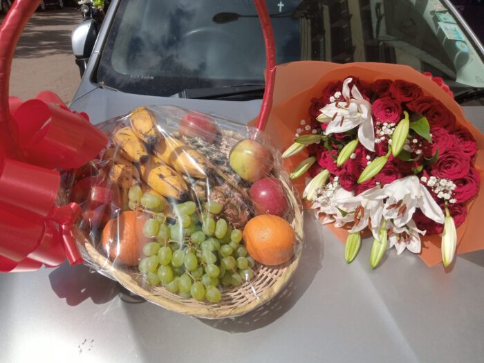 FRUIT BASKET & BOUQUET