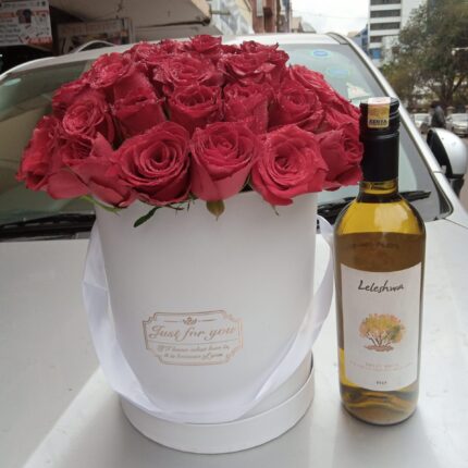 LELESHWA & RED ROSES