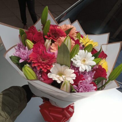 COLORFUL BRIGHT BOUQUET