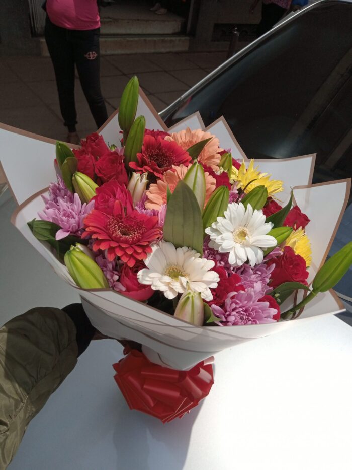 COLORFUL BRIGHT BOUQUET