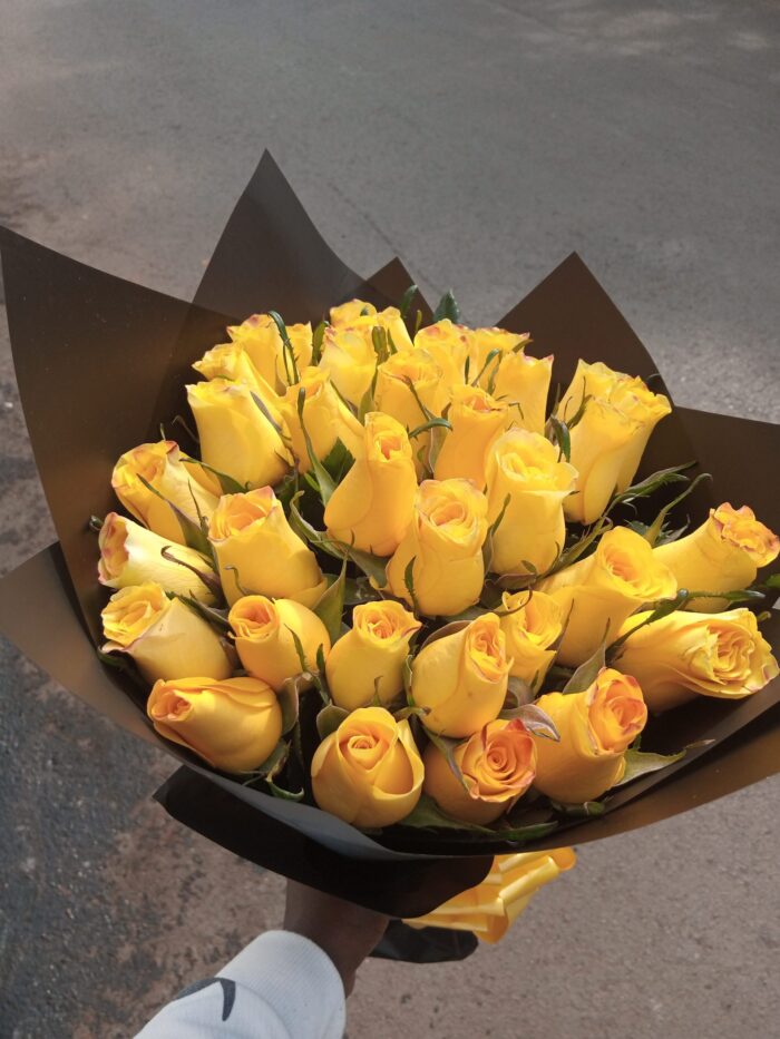 YELLOW STUNNERS