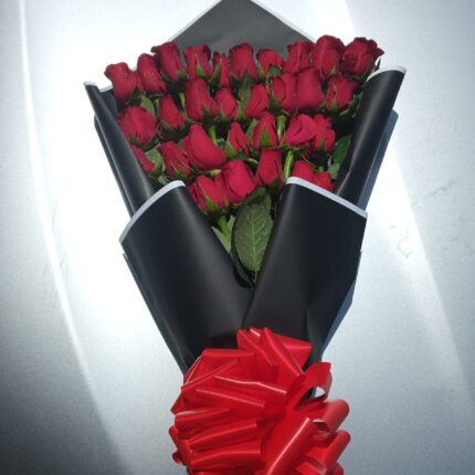 FLAT RED BOUQUET