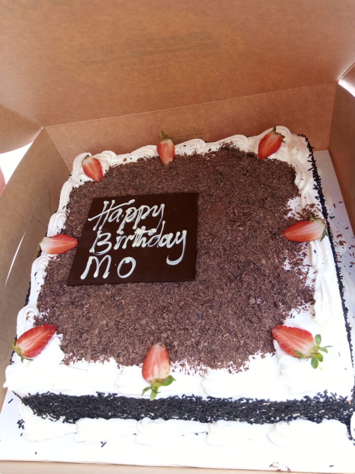 2KG BLACK FOREST CAKE