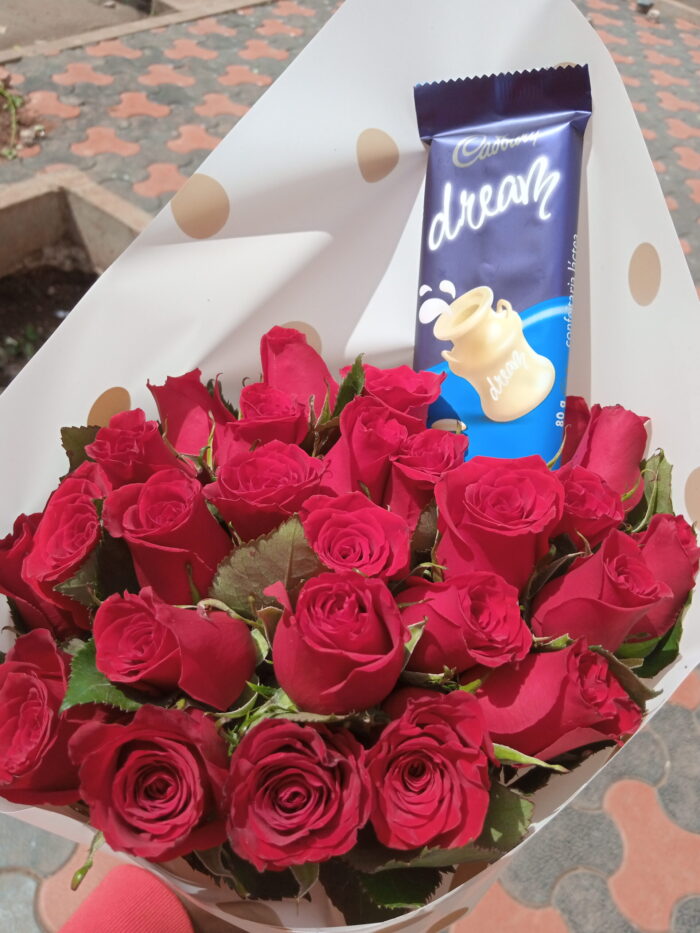 TWENTY RED ROSES WITH CHOCOLATE