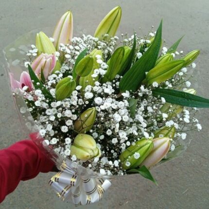 LILIES LOVE
