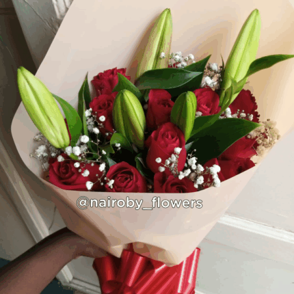 MINI BOUQUET WITH LILIES