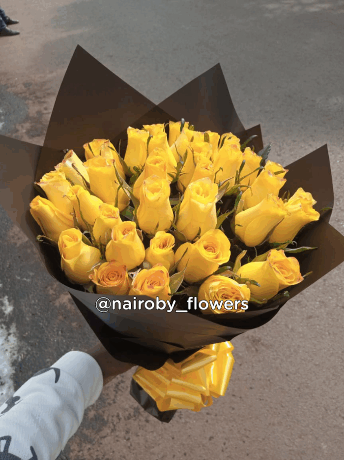 40 YELLOW ROSES
