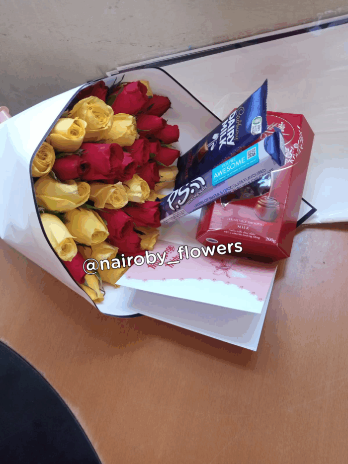 20 MIXED ROSES & CHOCOLATE COMBO