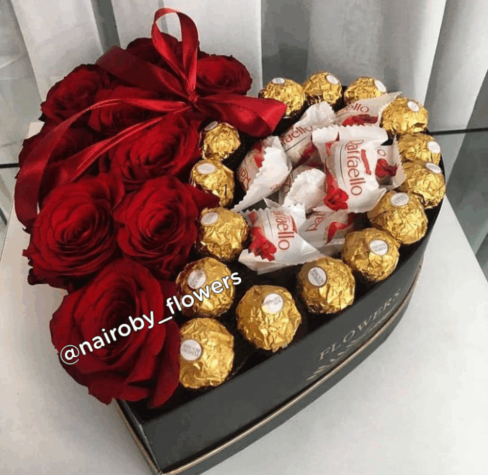 RAFFAELLO & FERRERO CHOCOLATE, RED ROSES BOX