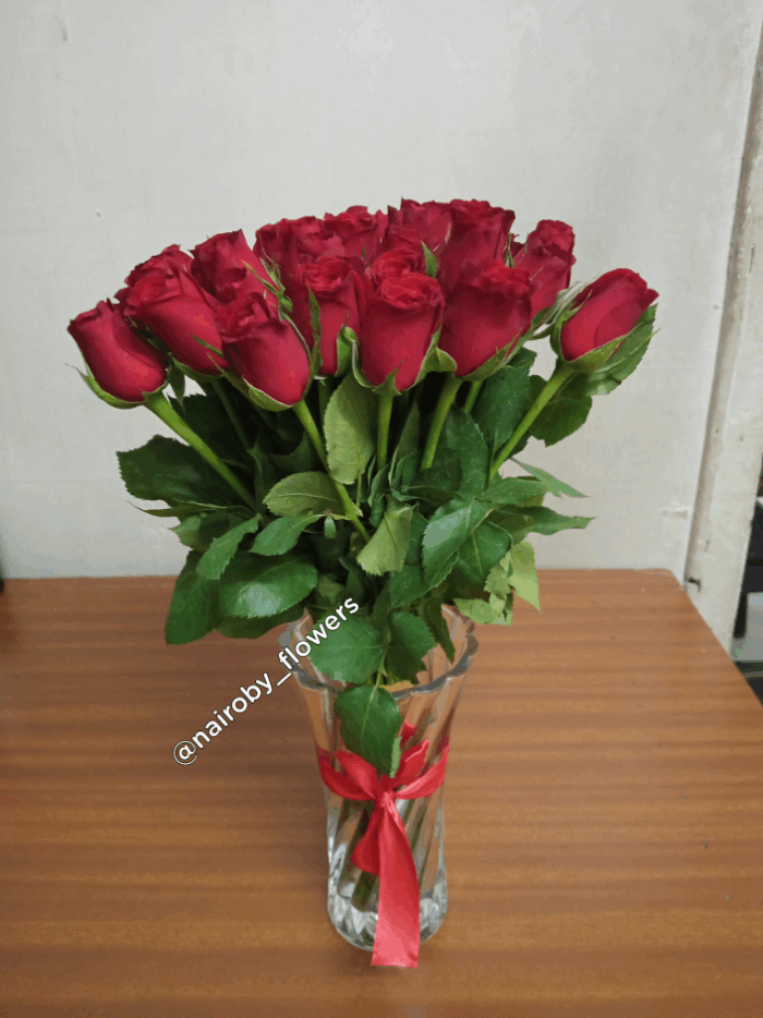 RED ROSES VALENTINE'S VASE
