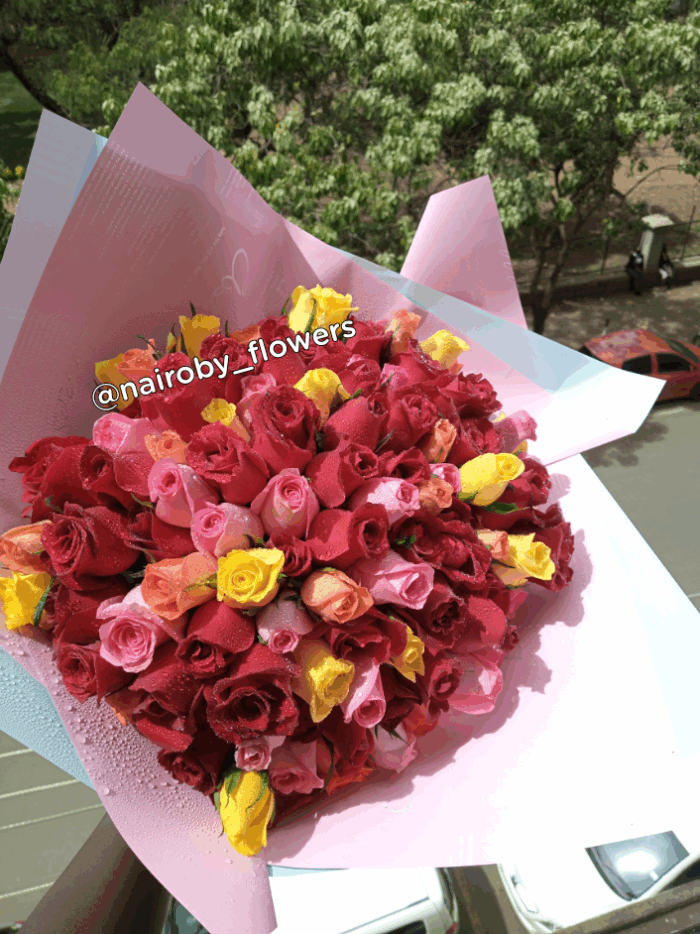 100 MIXED ROSES BOUQUET