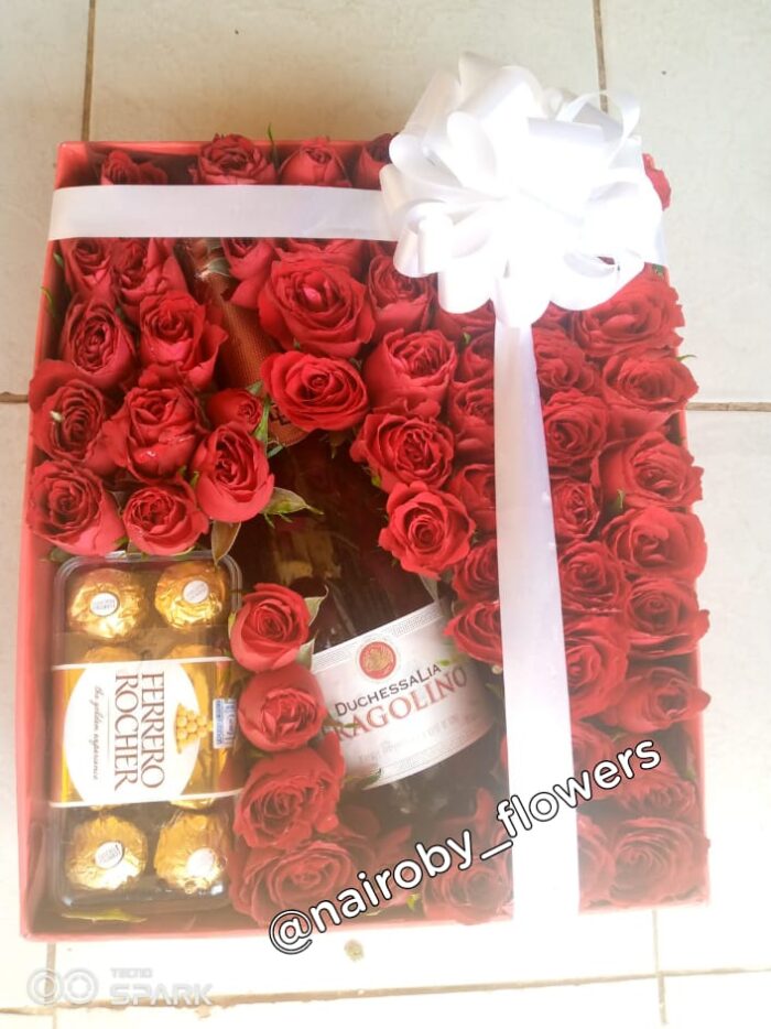 FRAGOLINO, FERRERO ROCHER & RED ROSES BOX