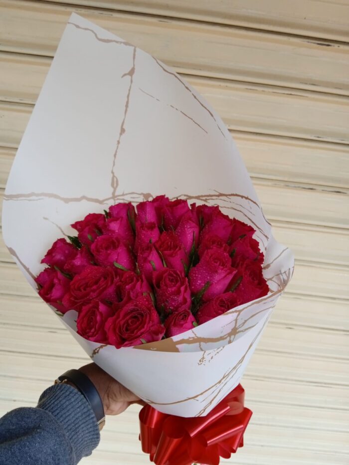 HOT PINK ROSES BOUQUET