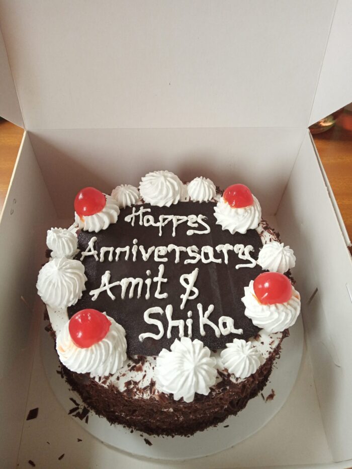 ANNIVERSARY HALF KG CAKE