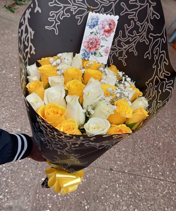 30 STEMS FLOWER BOUQUET & CARD