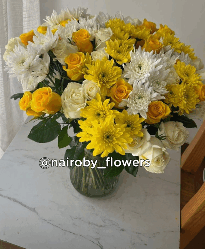 SWEET & BEAUTIFUL VASE ARRANGEMENT