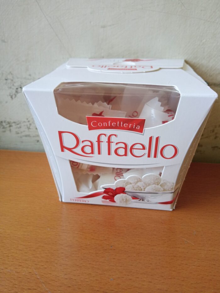 16 PIECES RAFFAELLO CHOCOLATES