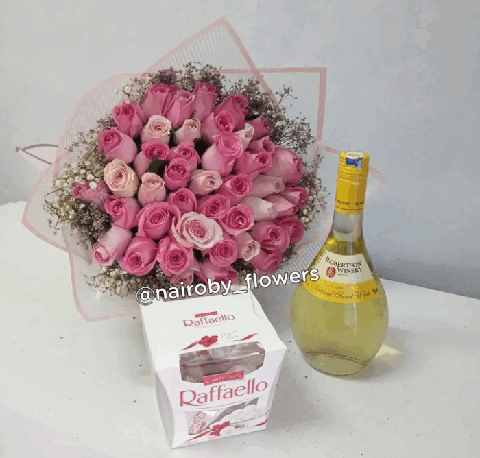 ROBERTSON WINE, RAFFAELLO CHOCOLATES & PINK ROSES BOUQUET