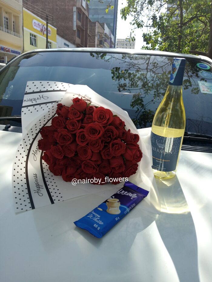 HERMON MOSCATO WINE, CHOCOLATE & RED ROSES