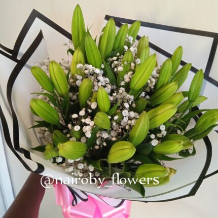 MAGICAL LILIES BOUQUET WITH BABY BREATH