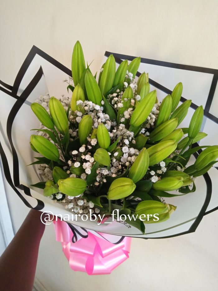 MAGICAL LILIES BOUQUET WITH BABY BREATH