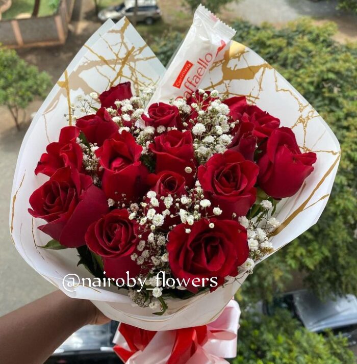 RAFFAELLO CHOCOLATE WITH RED ROSES