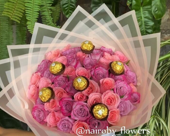 PASTEL ROSES & FERRERO CHOCOLATES