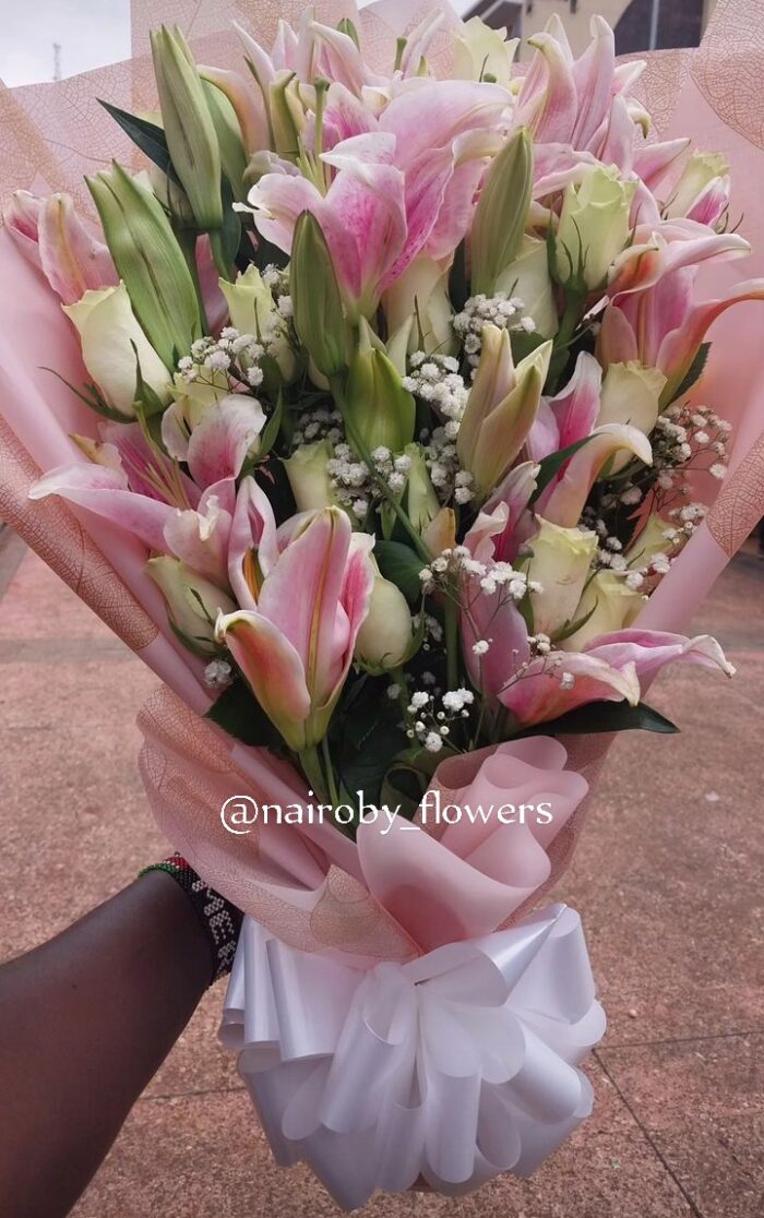 LILIES BLUSH BOUQUET
