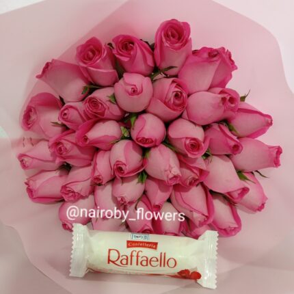 PINK ROSES & 3 RAFFAELO CHOCOLATES