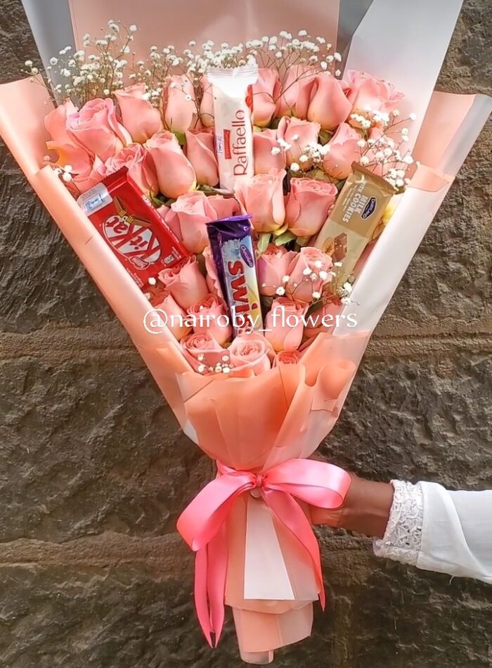 PINK ROSES FLAT BOUQUET WITH CHOCOLATES