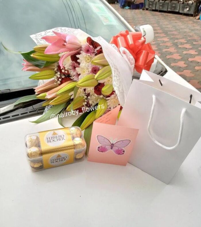 EXQUISITE ELEGANT BOUQUET & FERRERO CHOCOLATES