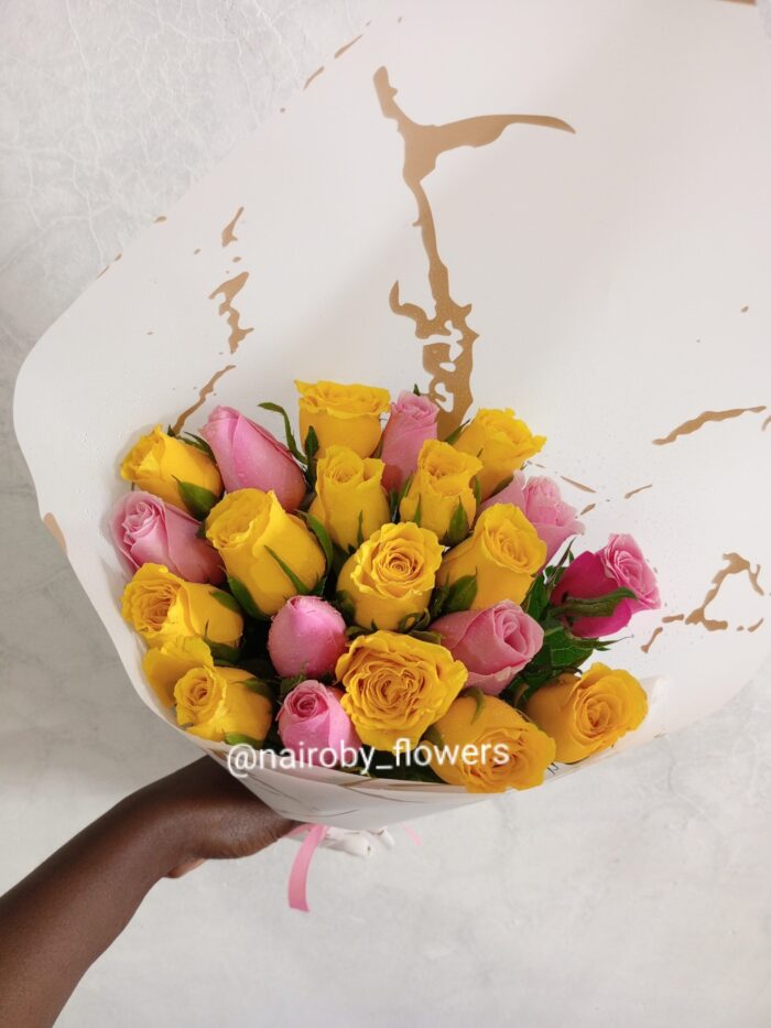 20 CUTE PINK & YELLOW ROSES