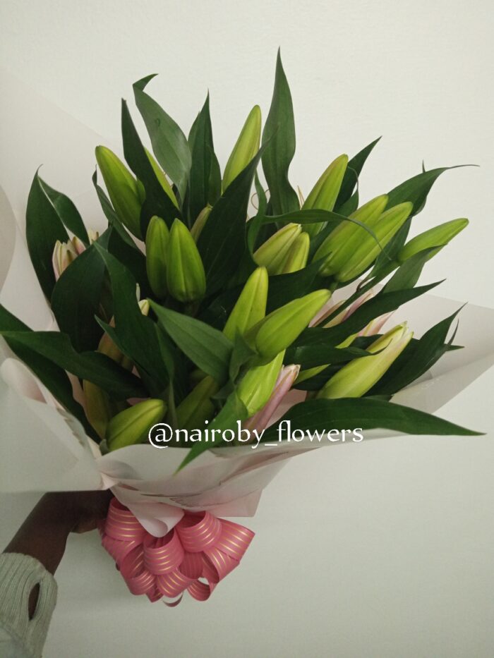 2 BUNCHES LILIES MAMA'S FAVE