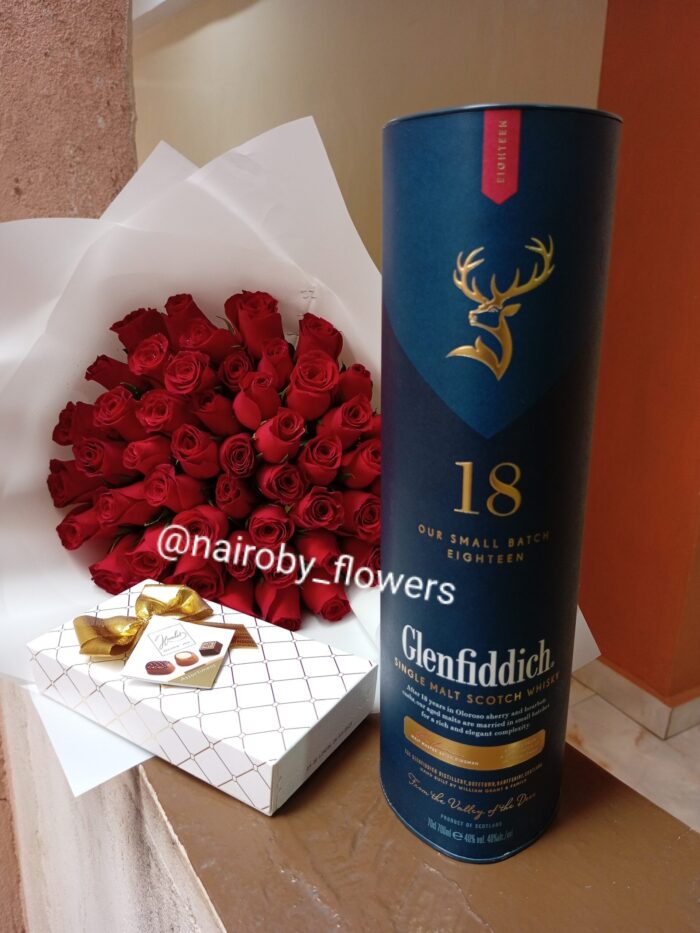 GLENFIDDICH 18 YEARS,RED ROSES BOUQUET & HAMLET CHOCOLATE