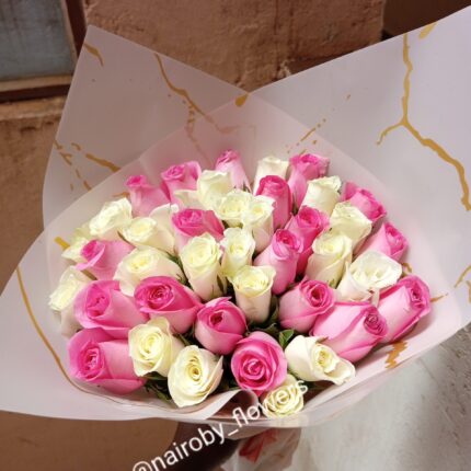 SWEETLY DIVINE ROSES