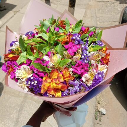 TROPICAL LOVER BLOOMS