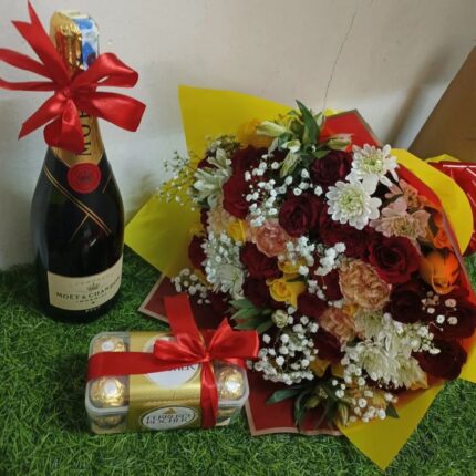 MOET CHAMPAGNE,16 FERRERO CHOCOLATES & TROPICAL BOUQUET