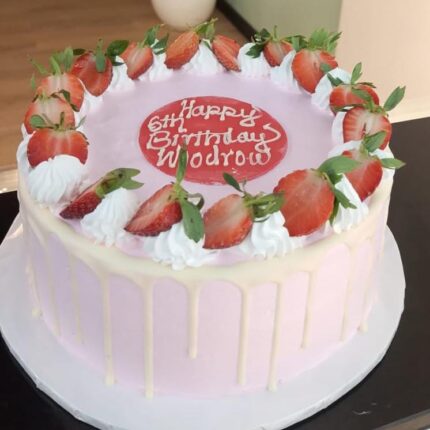 1KG STRAWBERRY CAKE