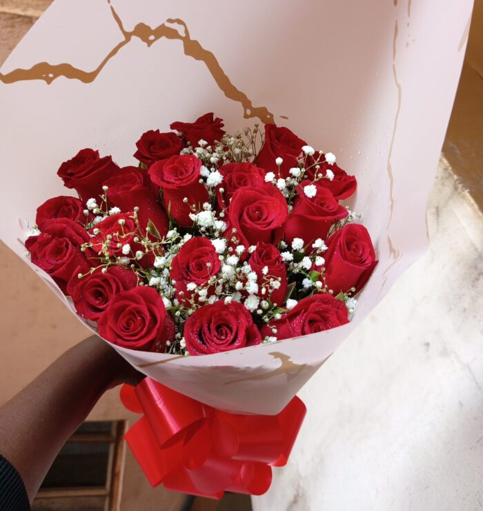 STARRY RED ROSES BOUQUET