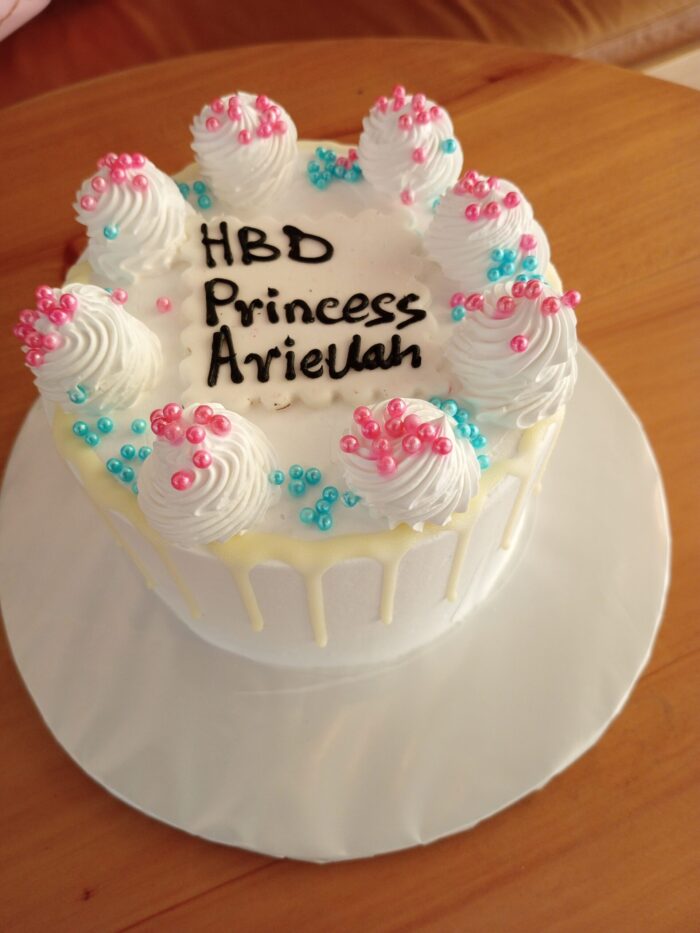 HALF KG VANILLA PRINCESS CAKE