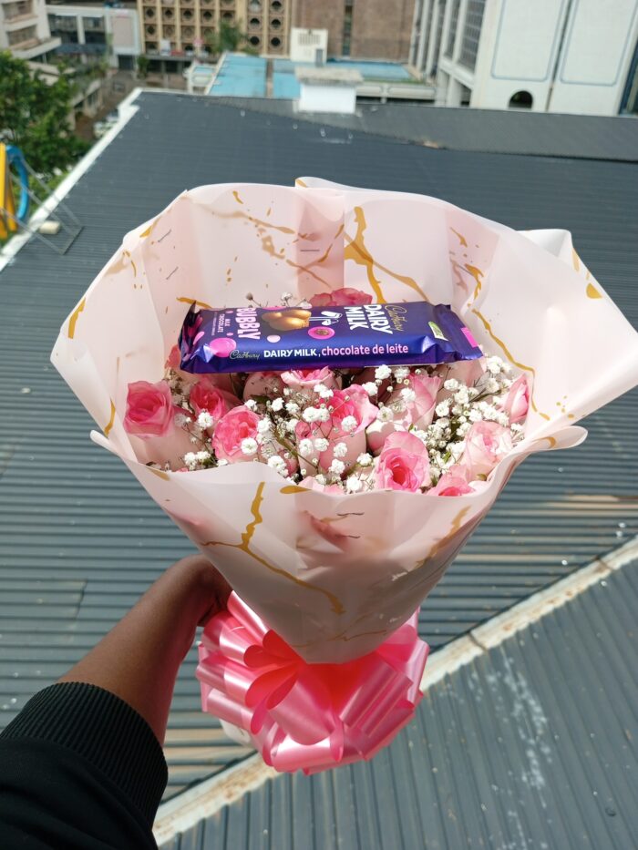 CADBURY BUBBLY CHOCOLATE & PINK ROSES