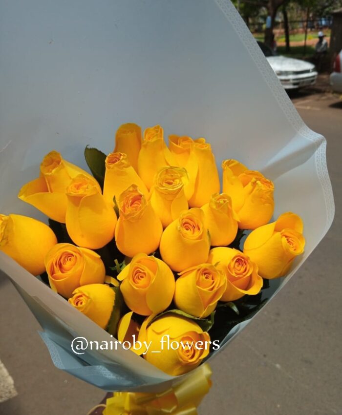 SUMMER YELLOW ROSES