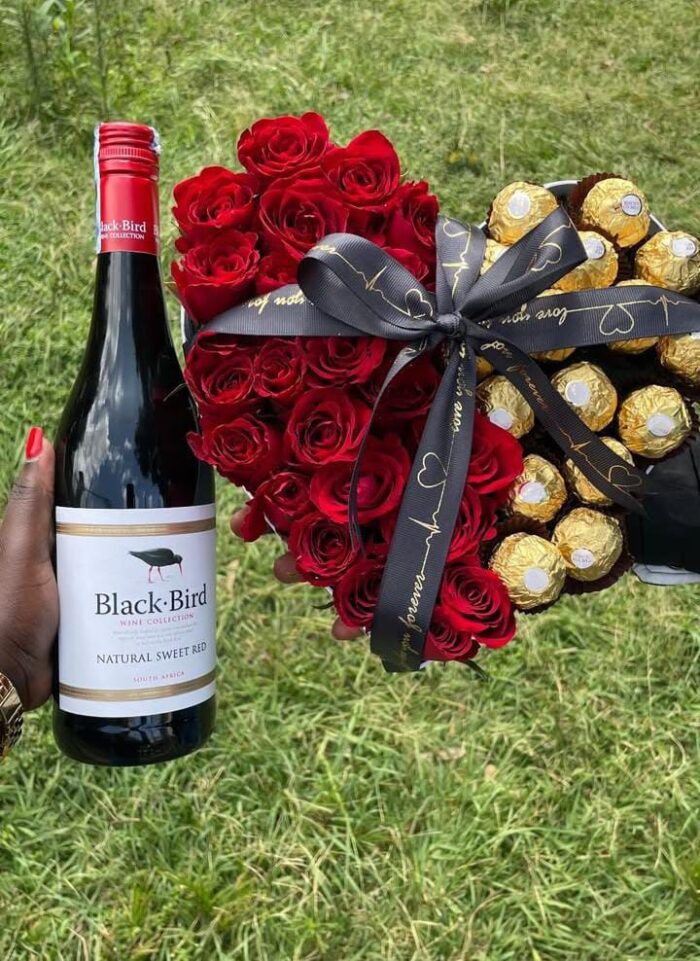 ROSES & FERRERO CHOCOLATES WITH SWEET WINE