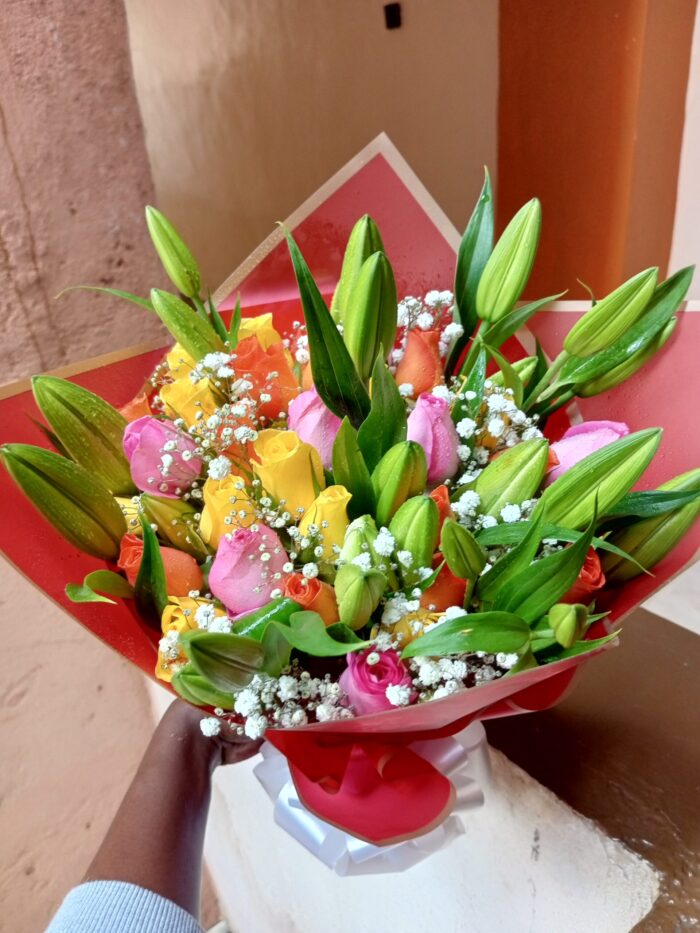 LILIES BLOOMS & ROSES BOUQUET