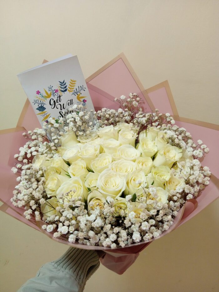 40 ROSES WITH BABY BREATH RIM